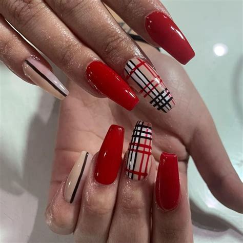 burberry nails holiday plaid.